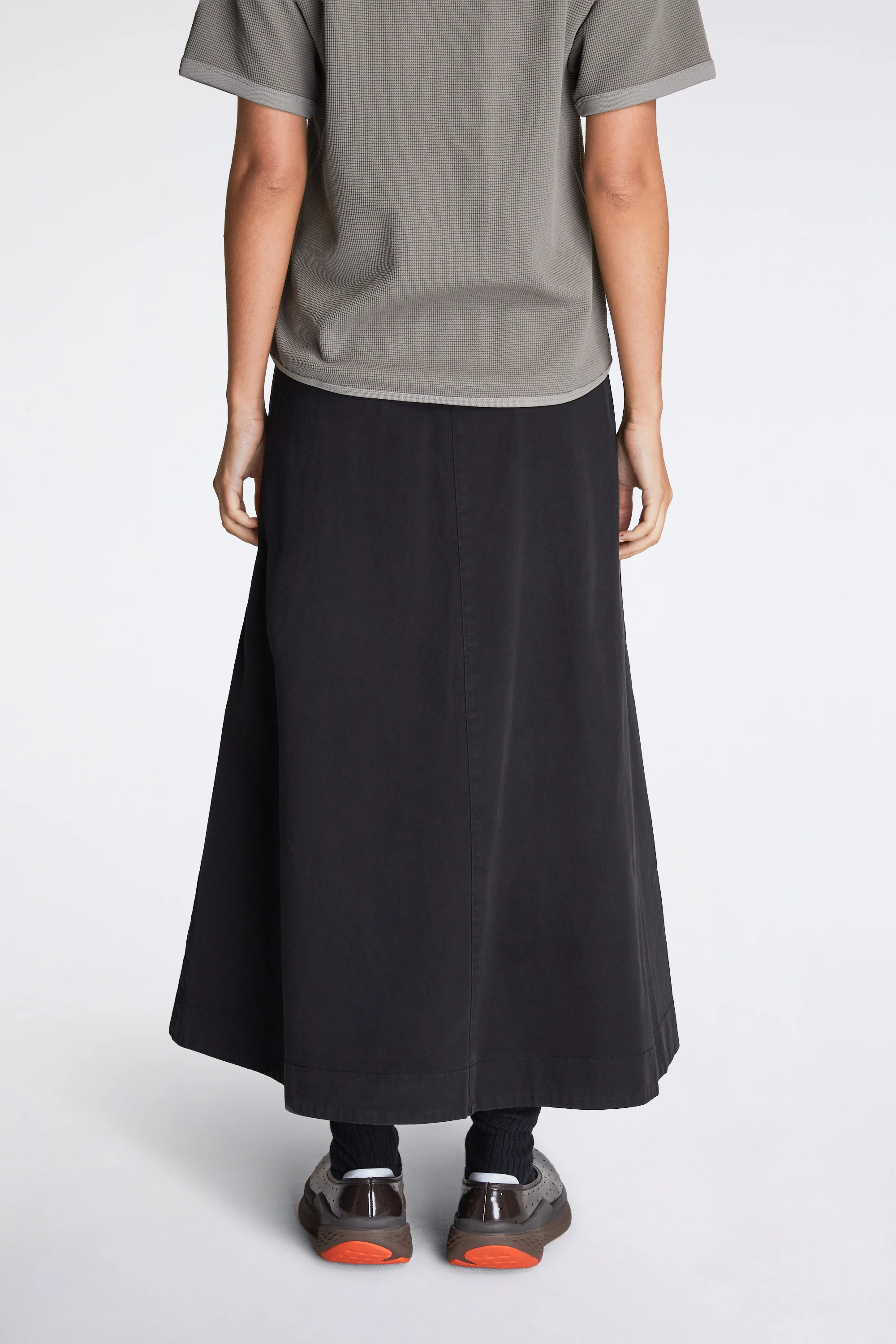 Talecut Skirt Black - Image 4